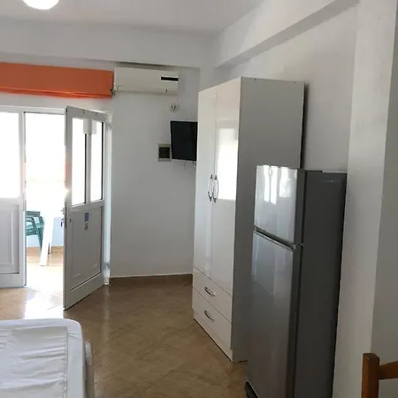 Praljan Hotel *