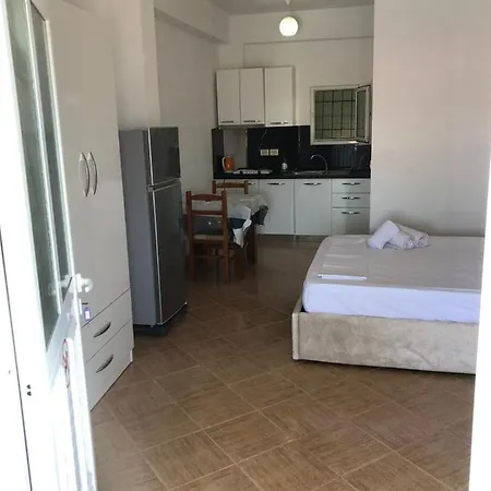 Hotel Praljan *